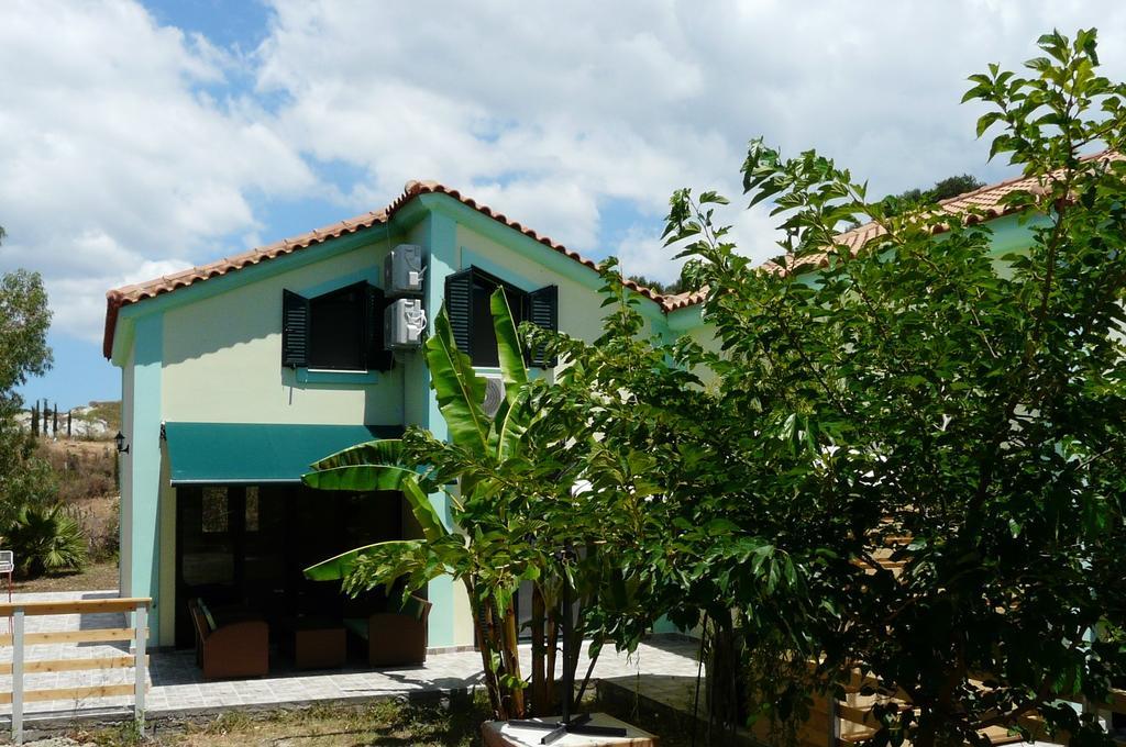 Villa Emmanouela Xi Beach Bagian luar foto