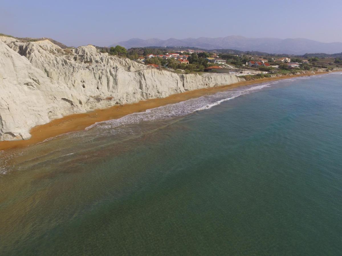 Villa Emmanouela Xi Beach Bagian luar foto